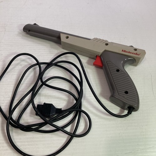 Nintendo 1985 zapper gun - zapper,
