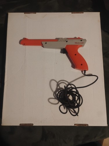 Nintendo zapper gun 1985 - zapper,